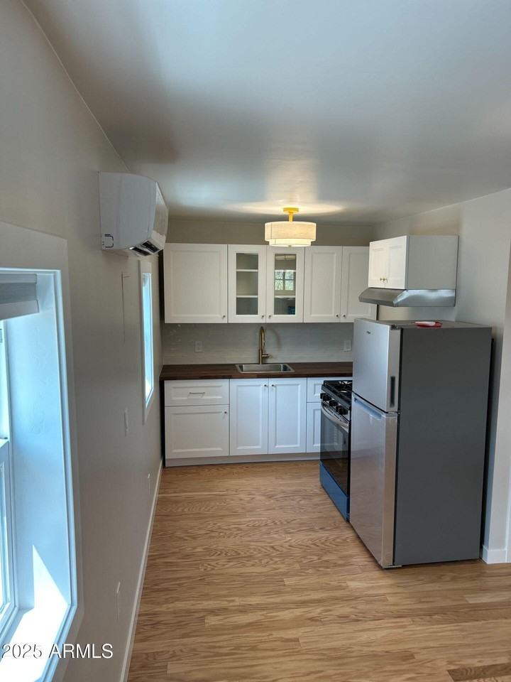 1338 West Monroe Street #W - Photo 4 of 11