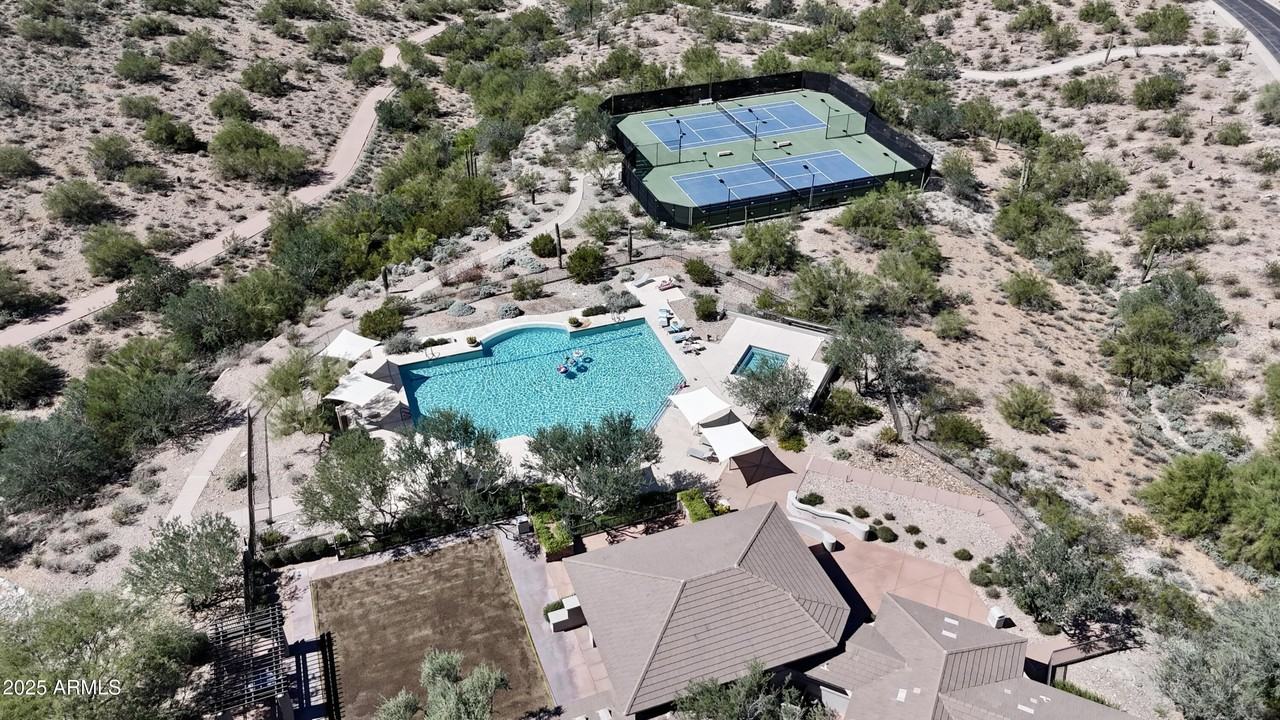 10637 E Blanche Dr - Photo 7 of 36