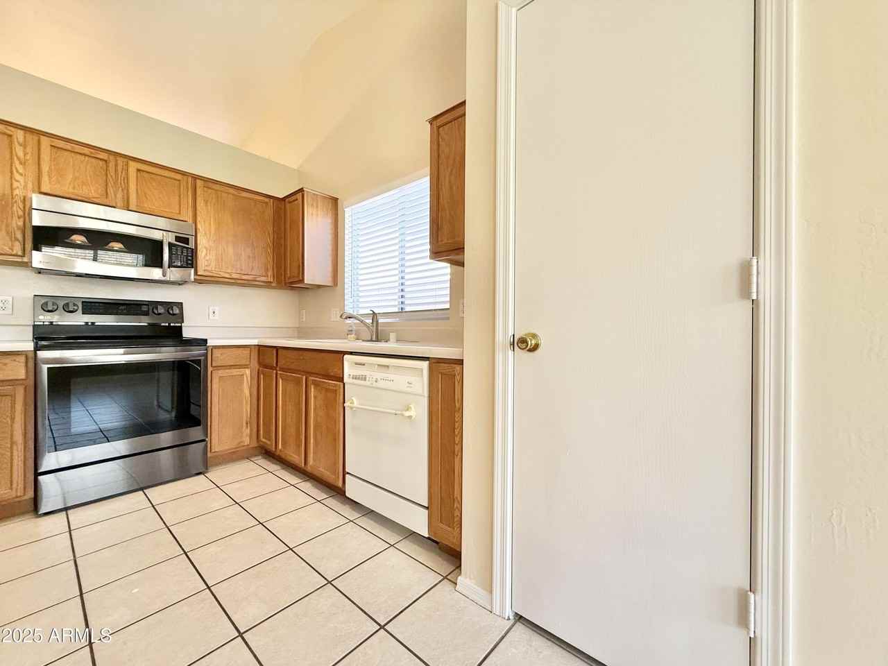 2321 East Remington Place - Photo 4 of 27