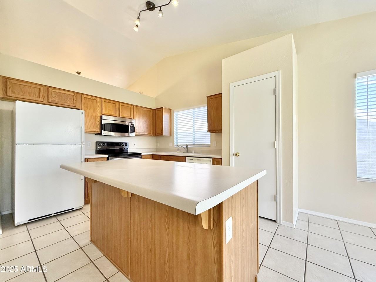 2321 East Remington Place - Photo 6 of 27