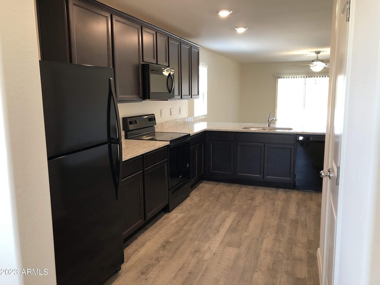 25440 West Yanez Avenue - Photo 7 of 33