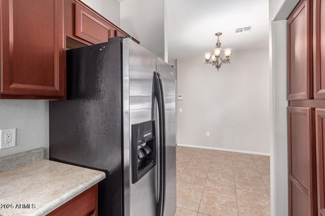 2402 E 5th St Unit 1402 #1402 - Photo 5 of 36