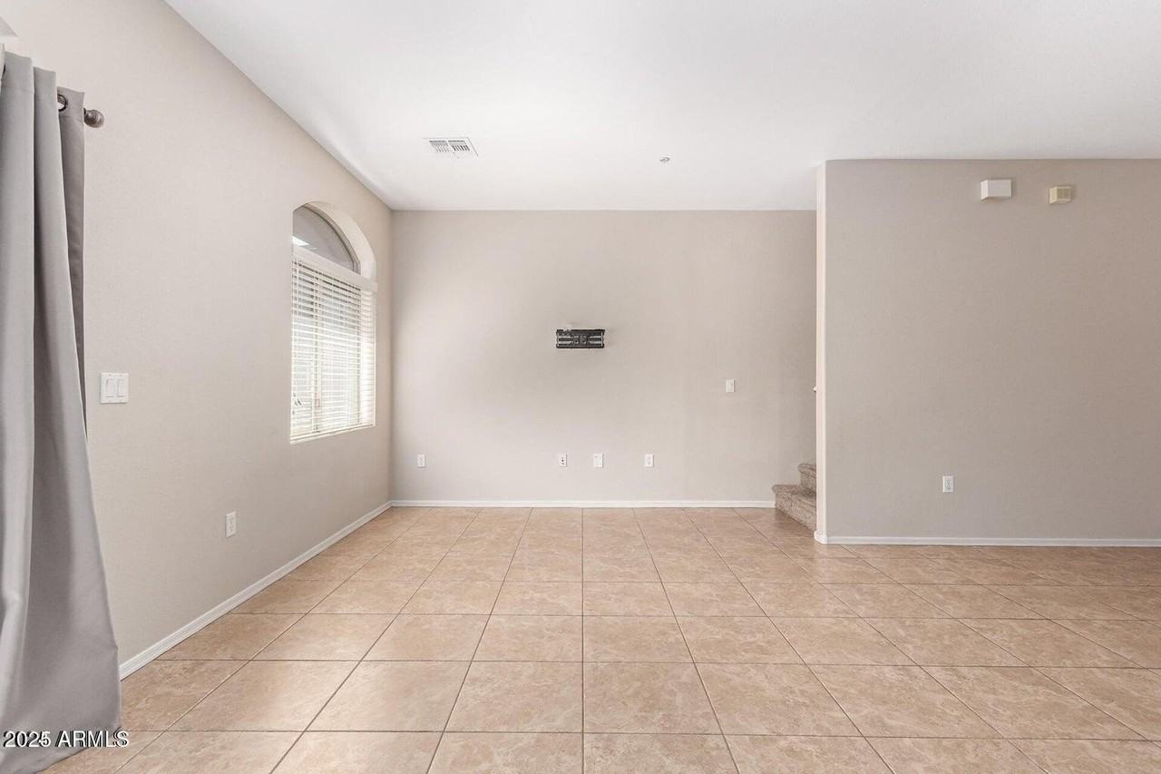 2402 E 5th St Unit 1402 #1402 - Photo 7 of 36