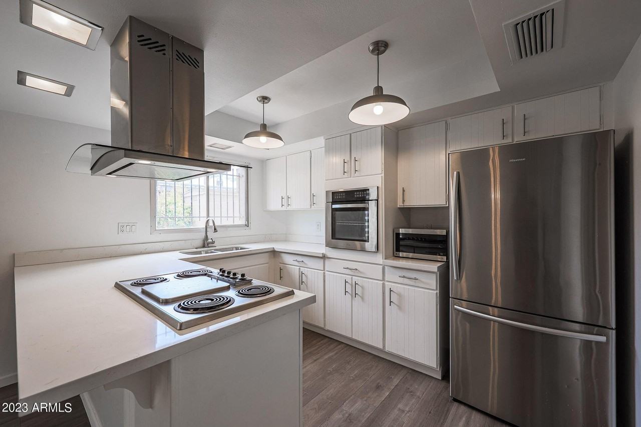 3868 North 30th Street - Photo 4 of 31