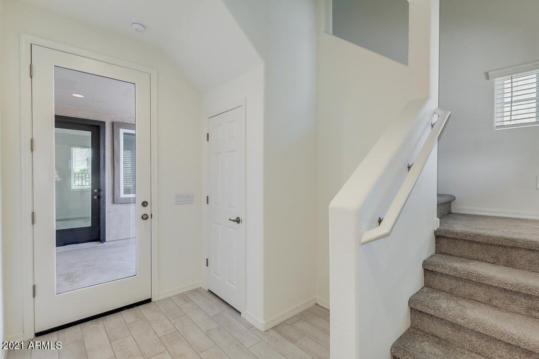 695 West Browning Place - Photo 3 of 31