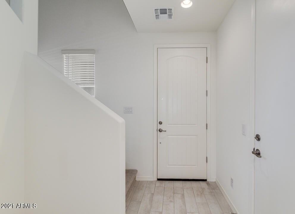695 West Browning Place - Photo 4 of 31