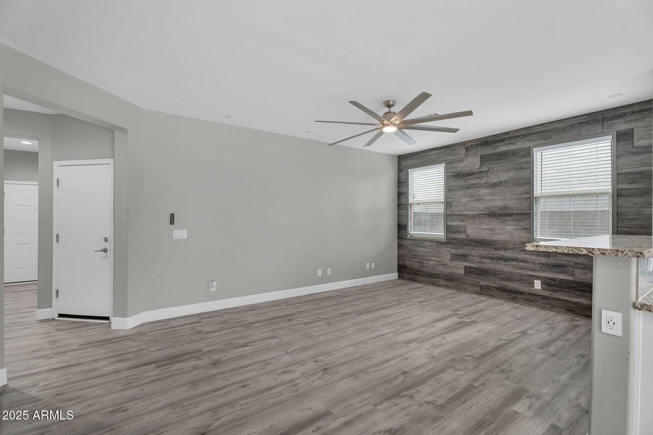 1781 W Gold Mine Way - Photo 6 of 40