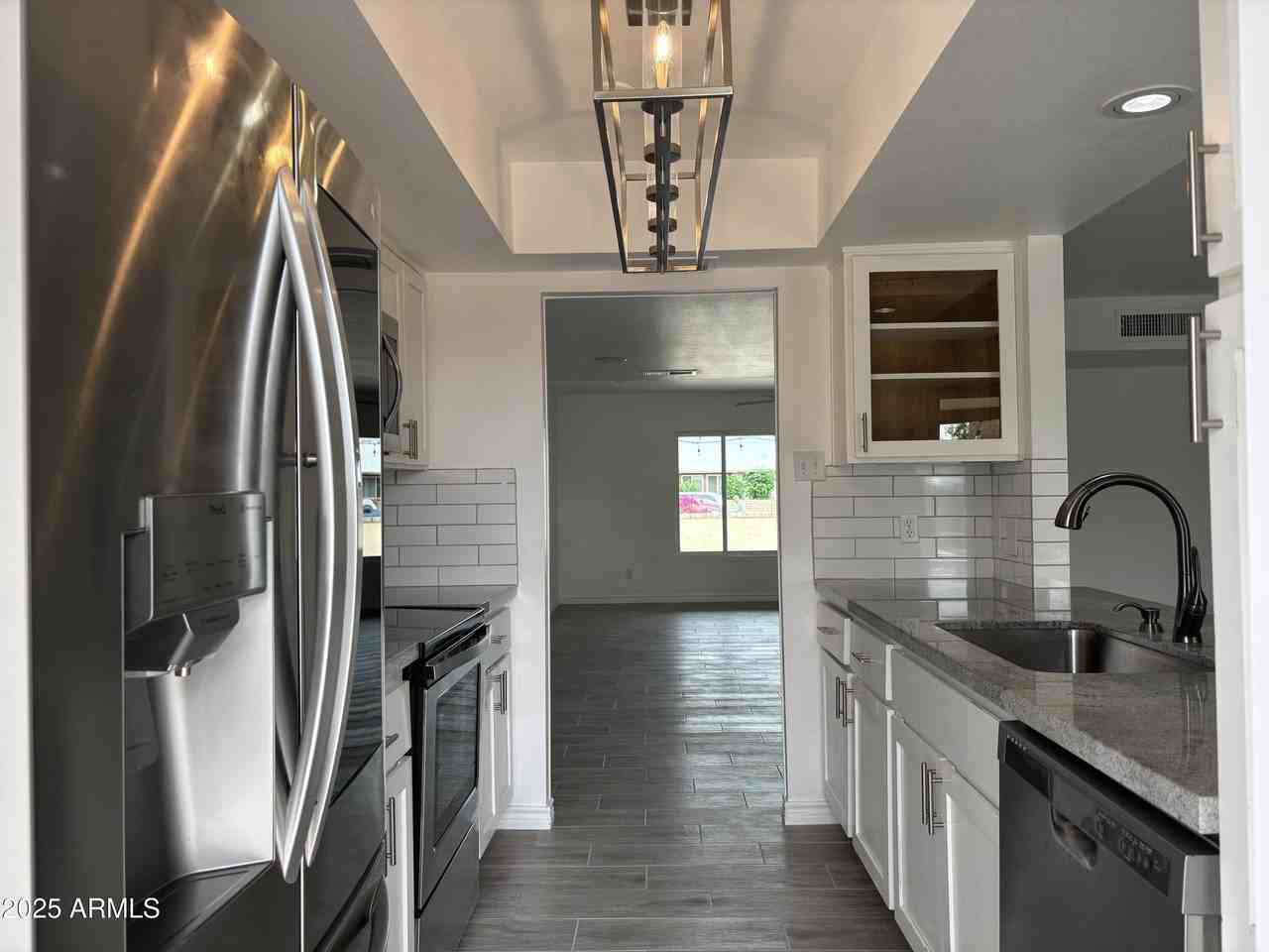 4410 South Rita Lane - Photo 2 of 24