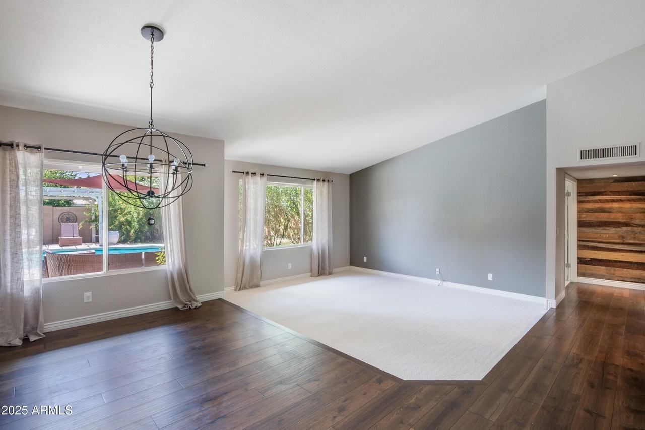 5317 East Kathleen Road - Photo 2 of 16