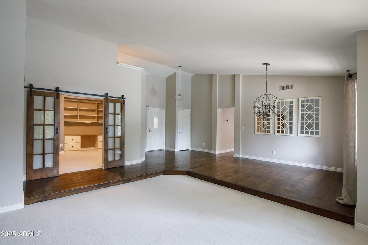 5317 East Kathleen Road - Photo 3 of 16