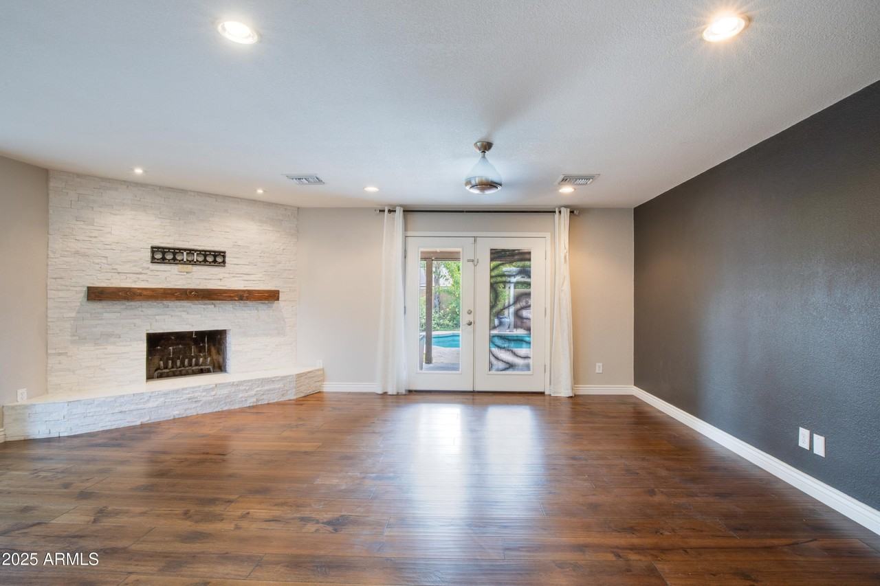 5317 East Kathleen Road - Photo 5 of 16