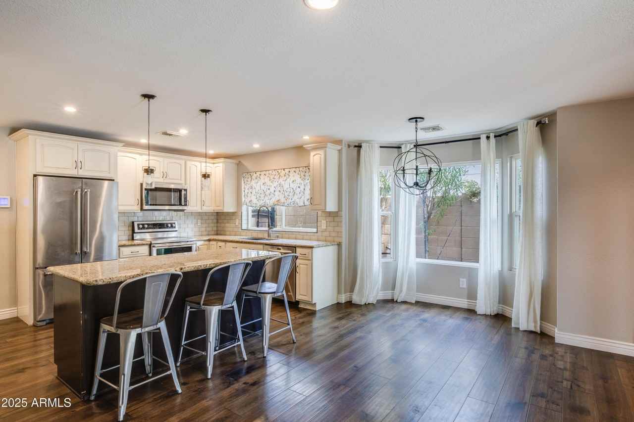 5317 East Kathleen Road - Photo 6 of 16