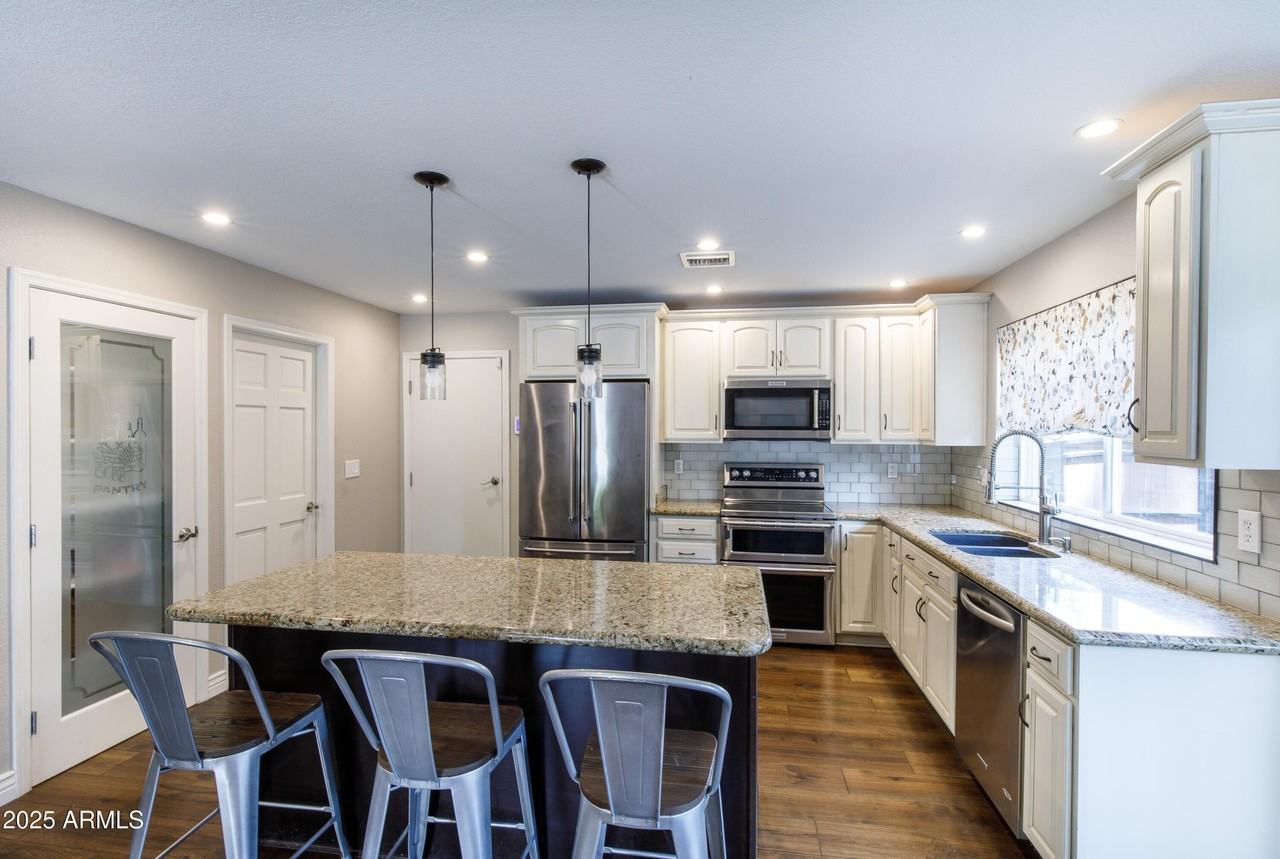 5317 East Kathleen Road - Photo 7 of 16