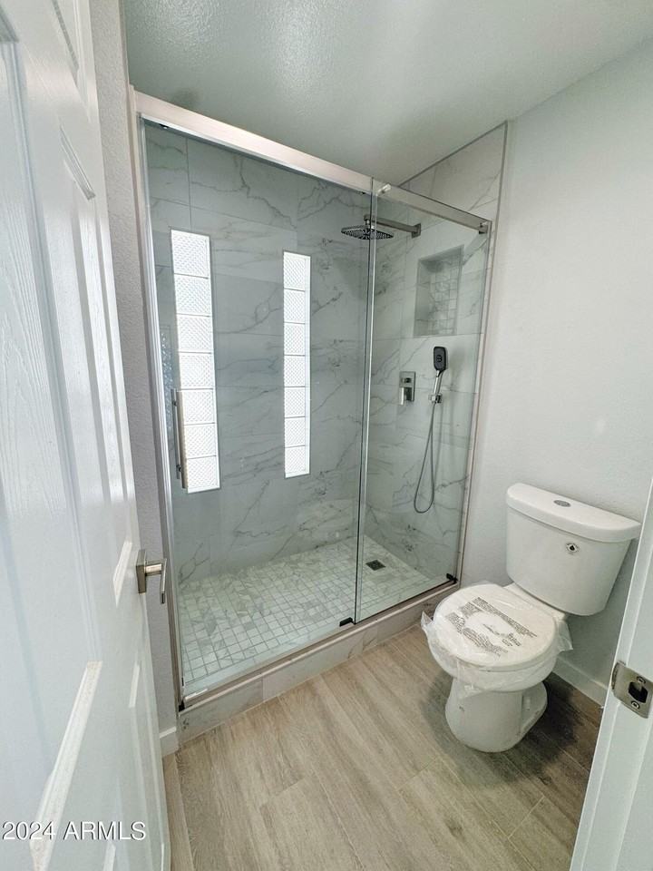 514 West Fellars Drive - Photo 4 of 13