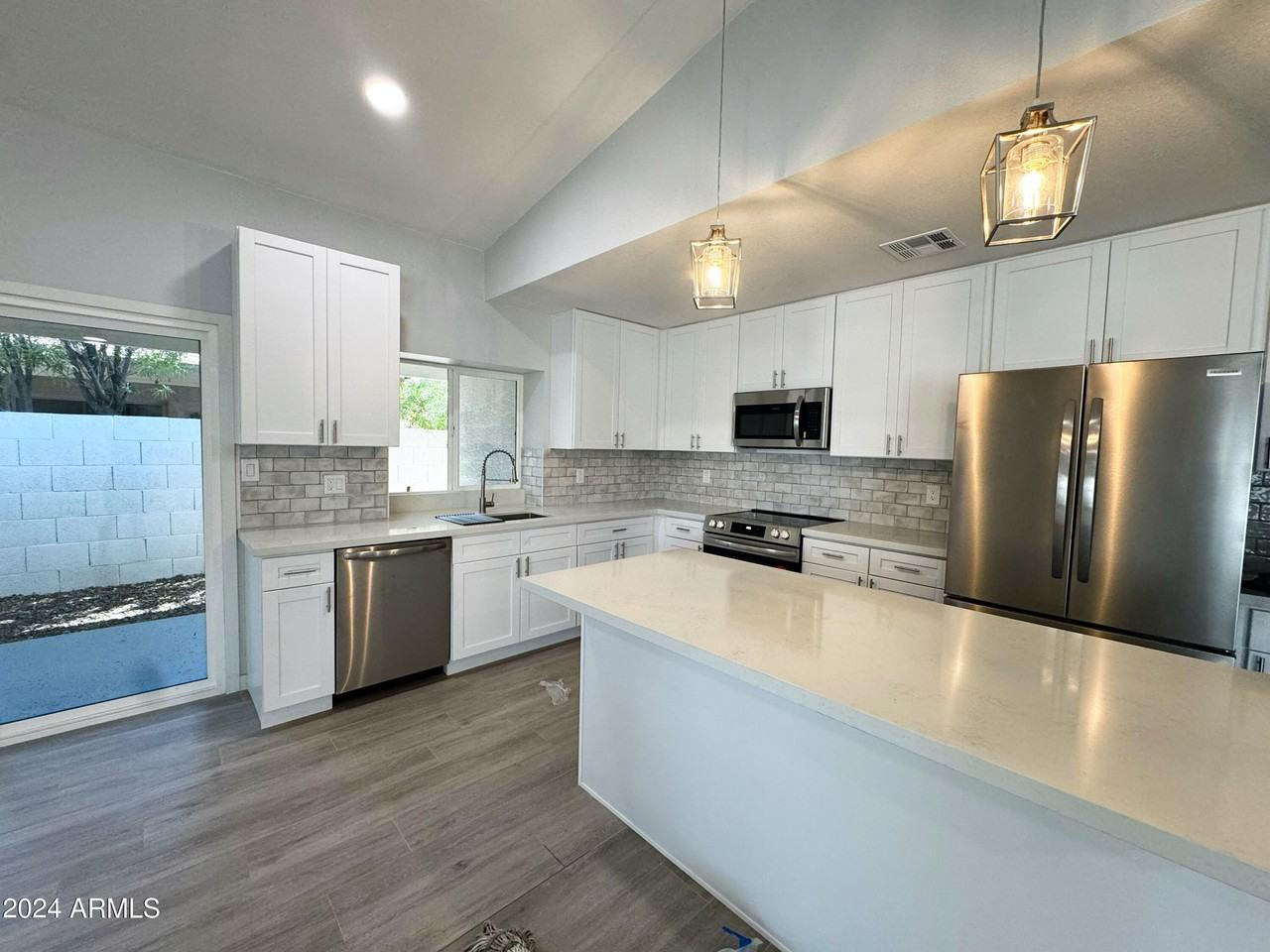 514 West Fellars Drive - Photo 5 of 13