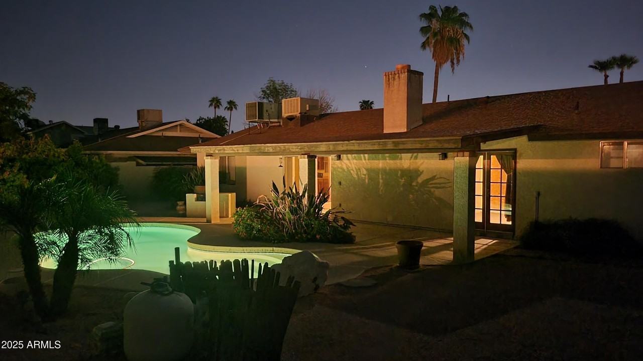 3158 W Marconi Ave - Photo 2 of 21