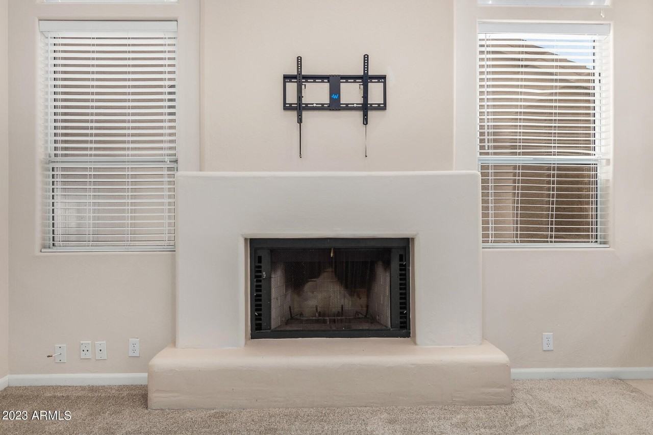 9560 E Rockwood Dr - Photo 6 of 40