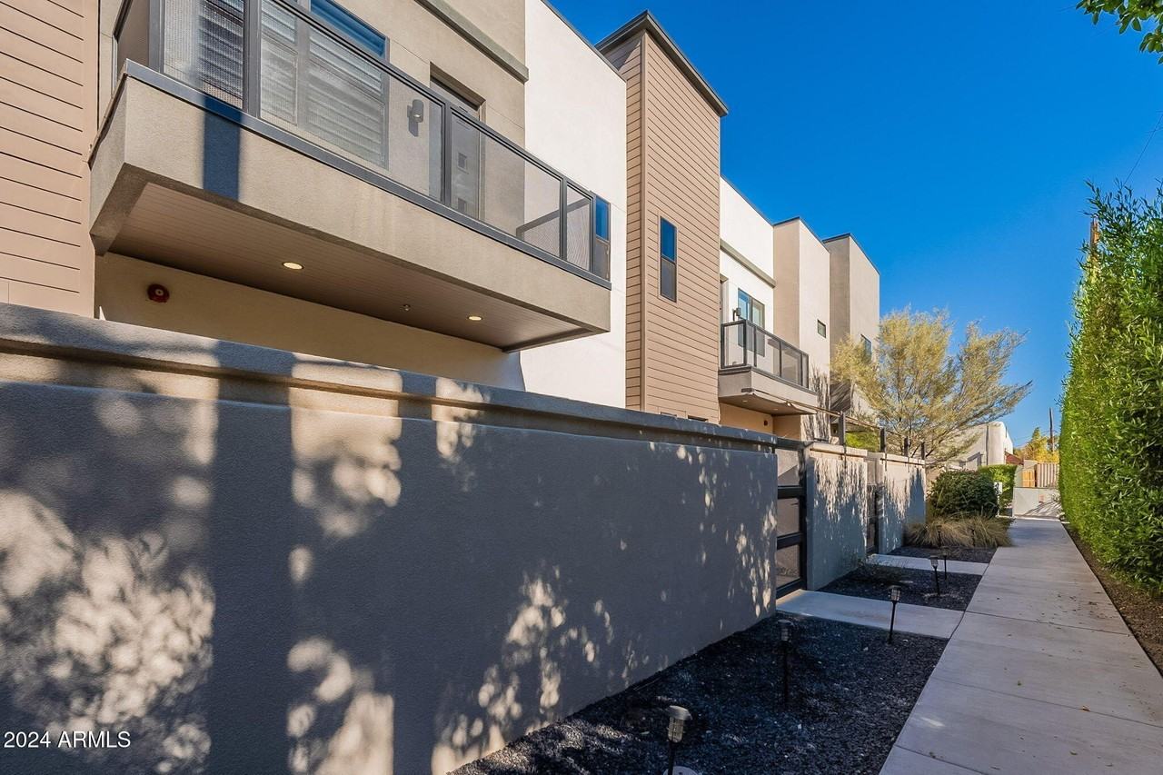 2645 E Osborn Rd Unit 3 #3 - Photo 2 of 31