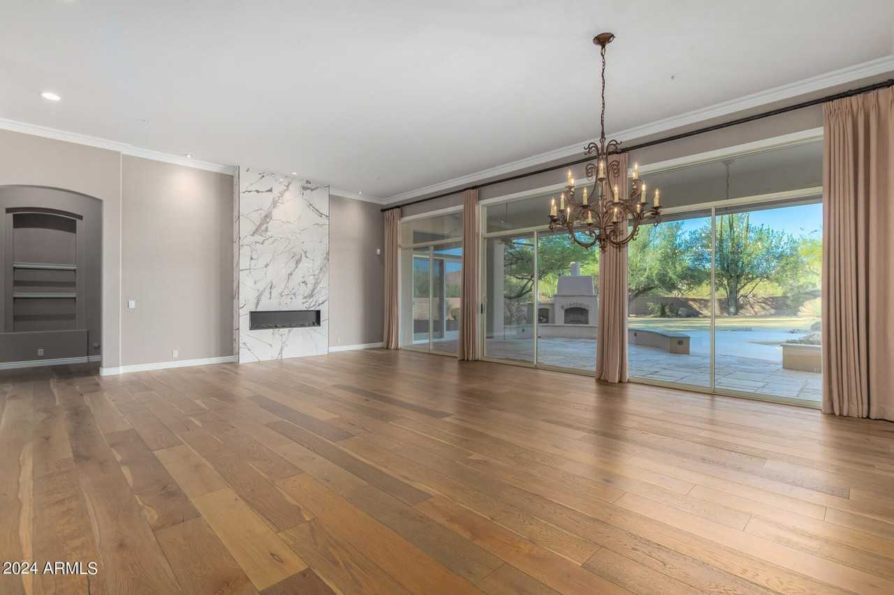 7944 E Parkview Ln - Photo 6 of 50