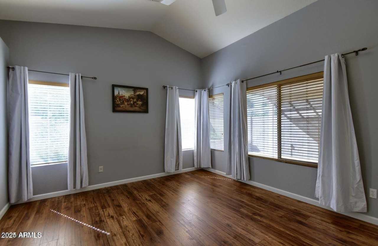 2897 Terrace Avenue - Photo 6 of 10