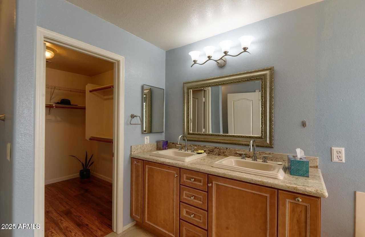 2897 Terrace Avenue - Photo 7 of 10