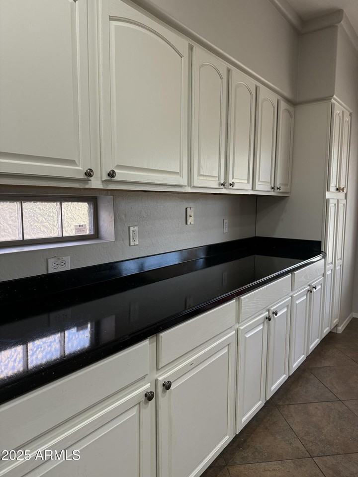 4825 West Milada Drive - Photo 3 of 28