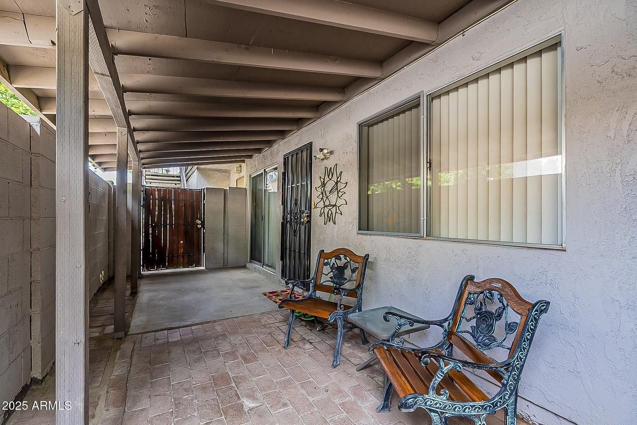 1023 N 84th Pl - Photo 4 of 39