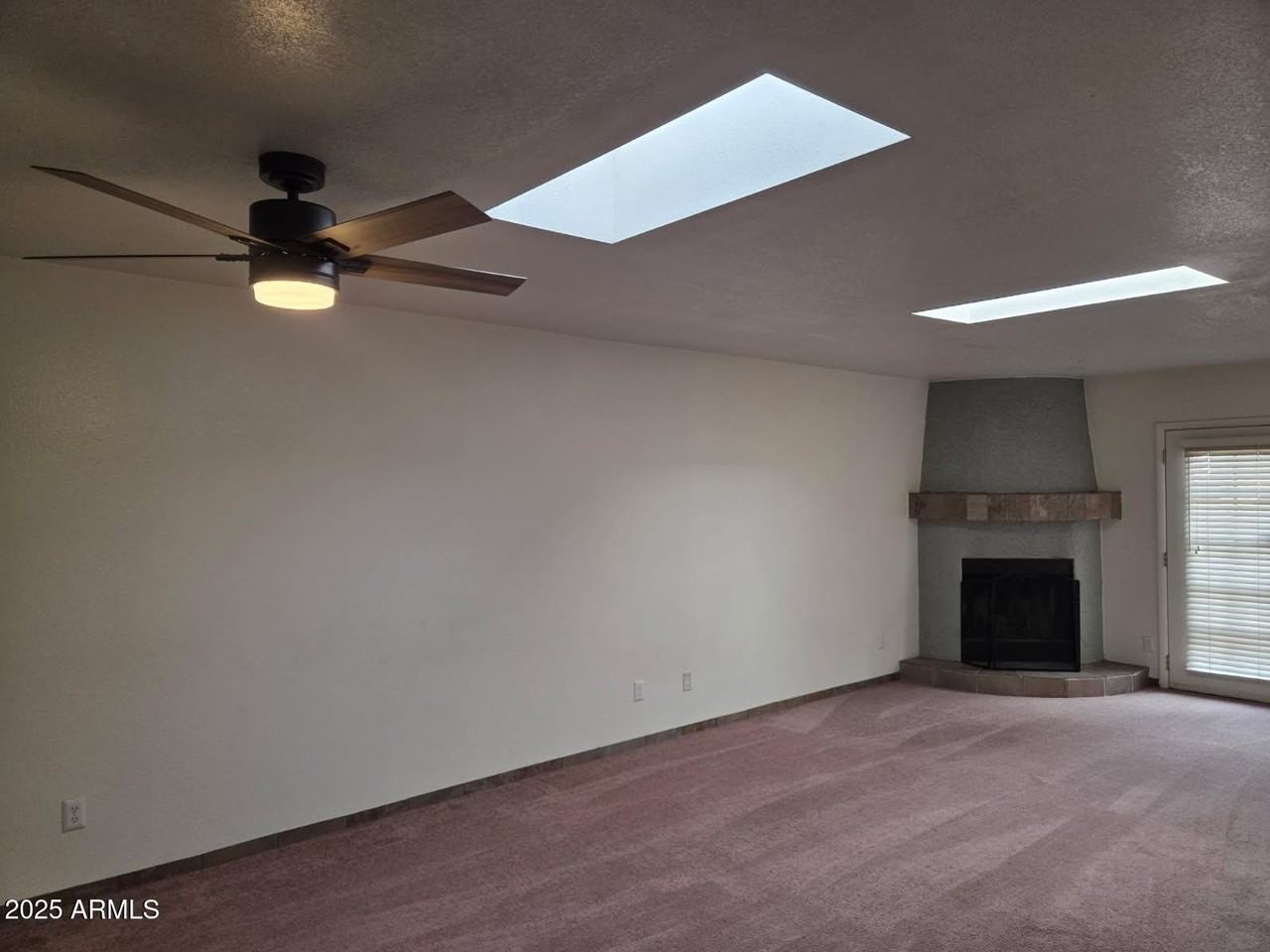 1315 E Susan Ln - Photo 5 of 30