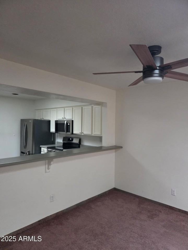 1315 E Susan Ln - Photo 6 of 30