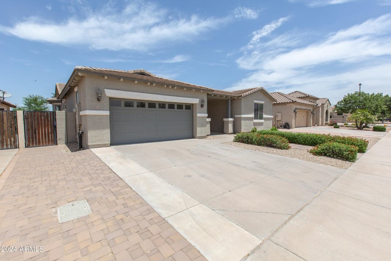 21382 East Lords Court - Photo 2 of 50