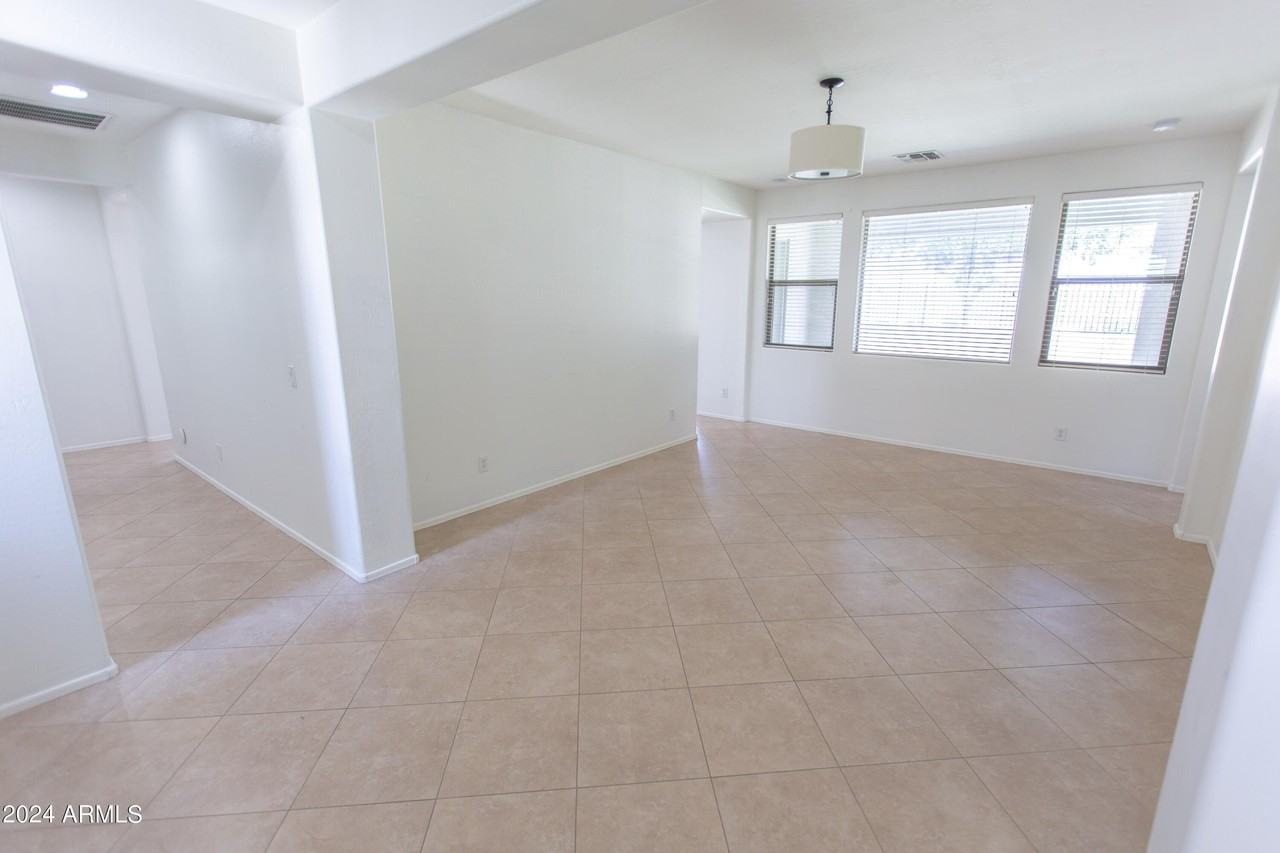 21382 East Lords Court - Photo 6 of 50