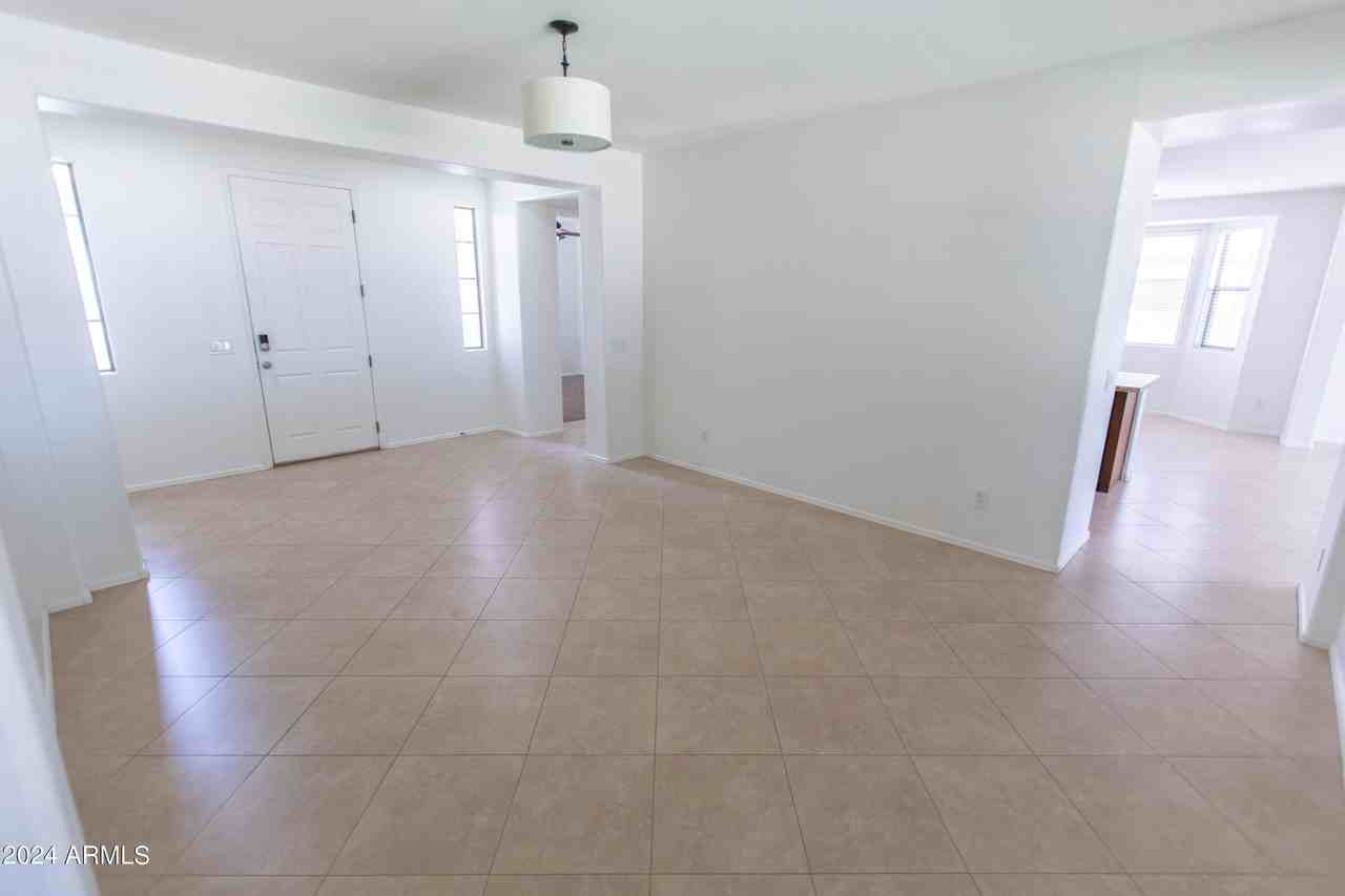 21382 East Lords Court - Photo 7 of 50