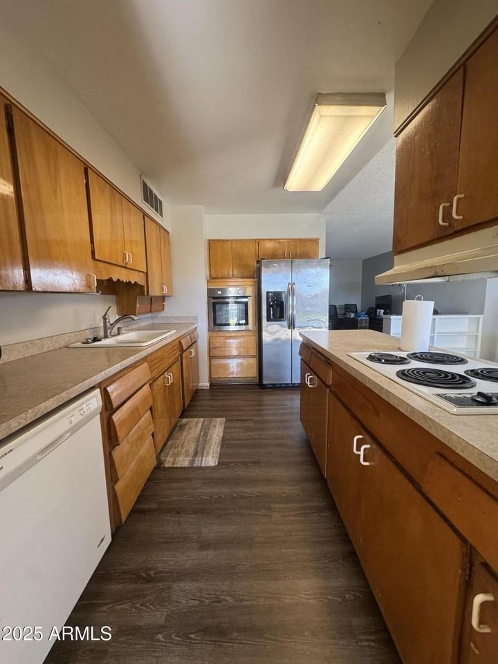 3819 West Golden Lane - Photo 2 of 13