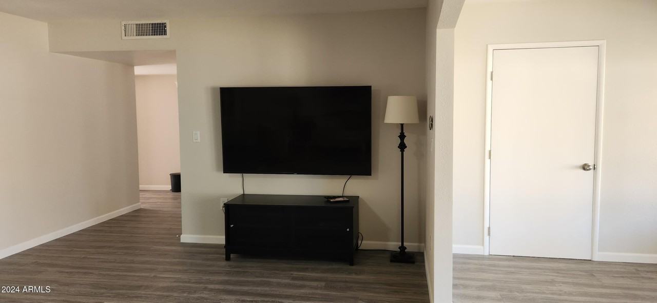 10338 Kingswood Circle - Photo 7 of 24