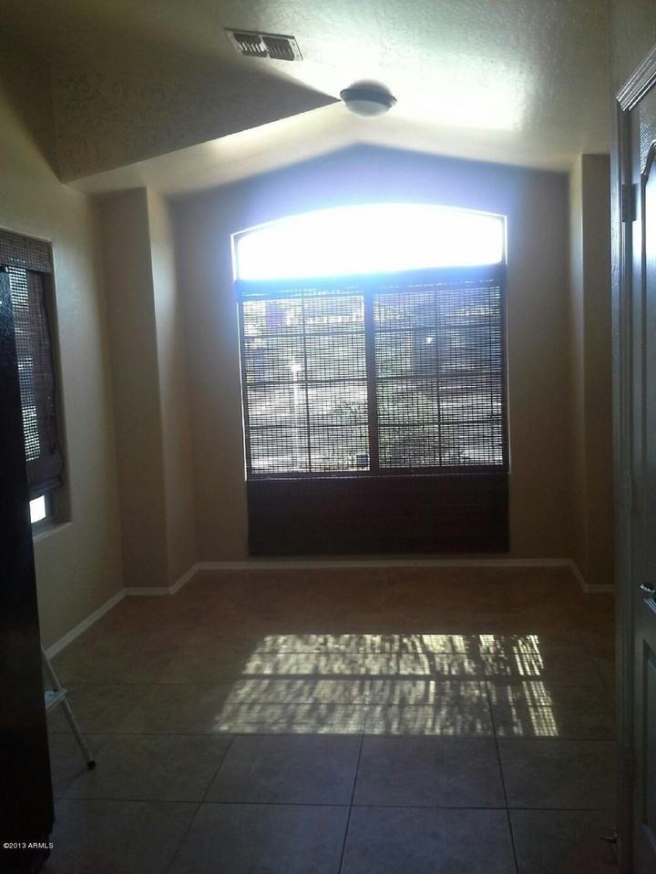 11351 W Chase Dr - Photo 4 of 11