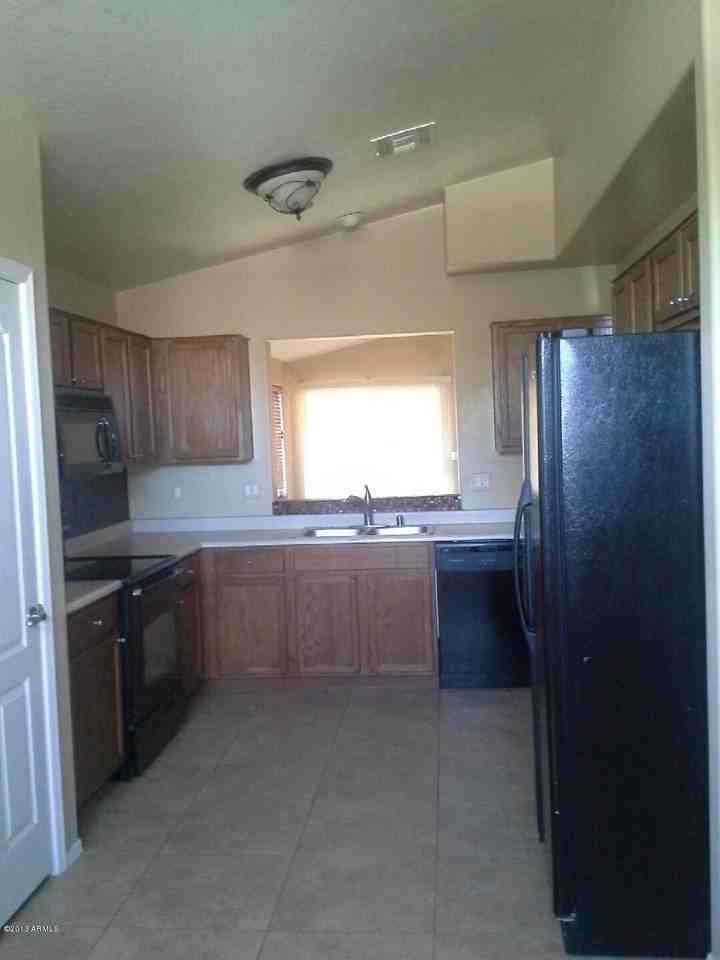 11351 W Chase Dr - Photo 5 of 11