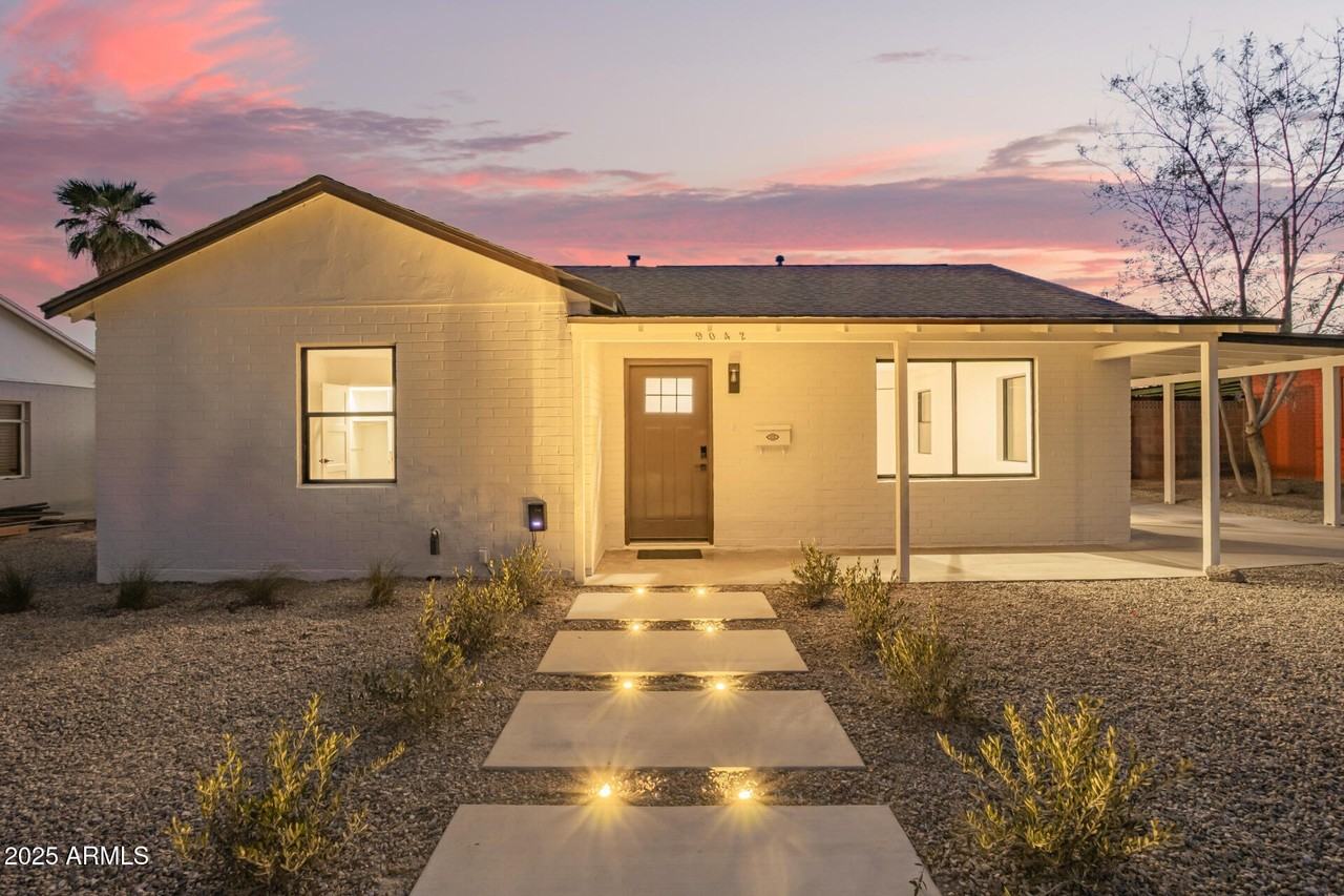 9042 North 3rd Avenue