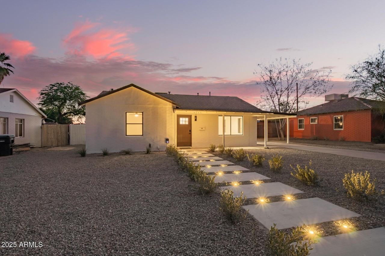 9042 N 3rd Ave - Photo 2 of 47