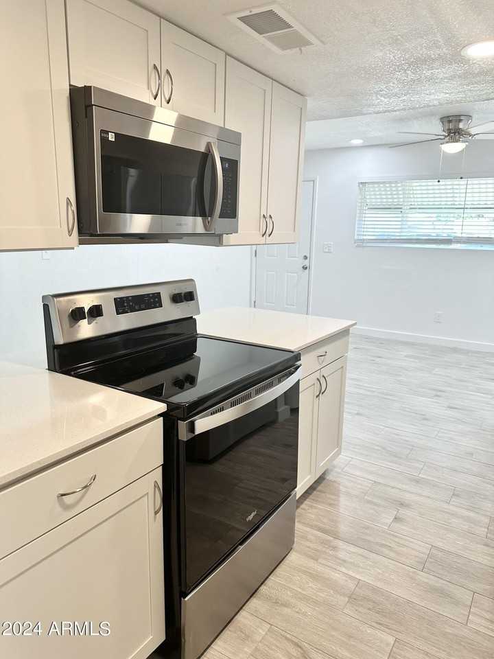 16821 N 26th St Apt 4 #4 - Photo 2 of 17