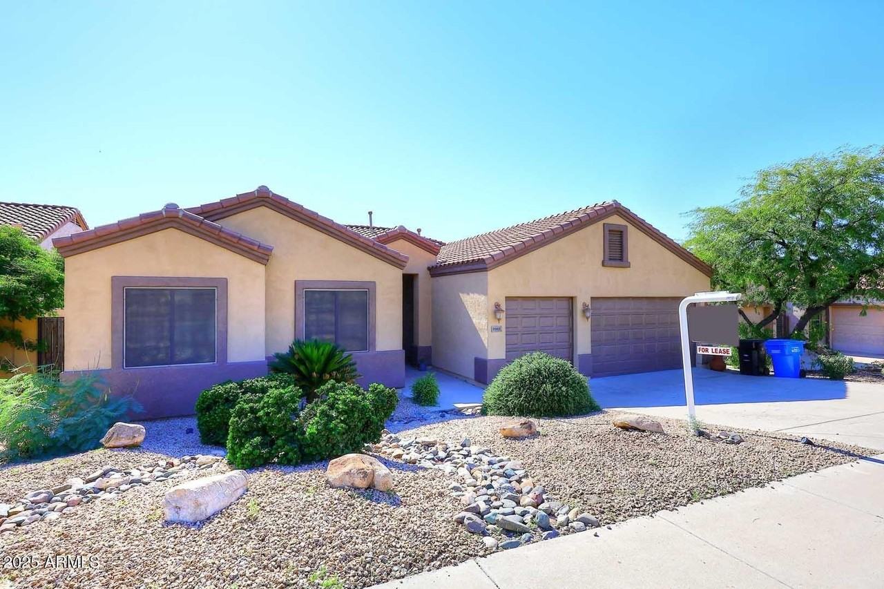 2007 East Topeka Drive - Photo 2 of 34