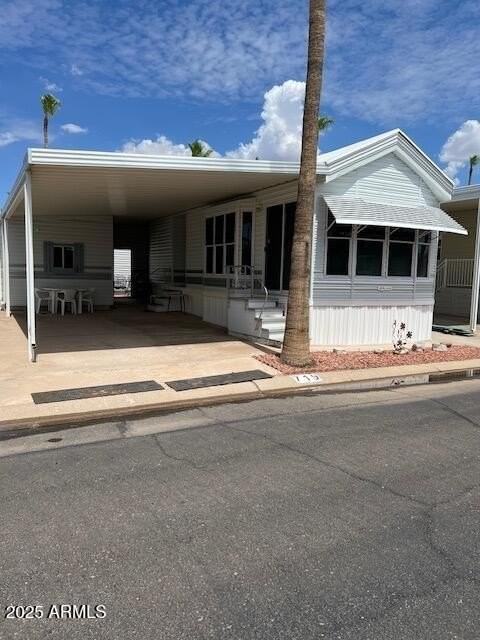 719 South Emerald Drive - Photo 2 of 14