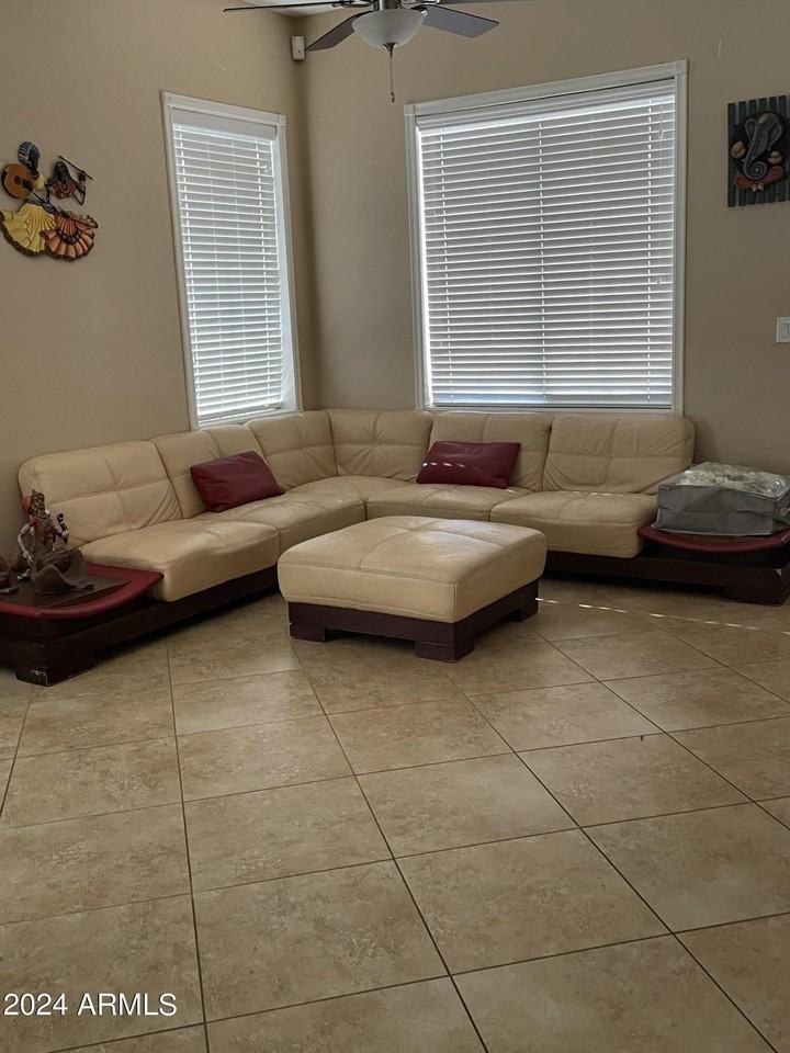 1433 W Longhorn Dr - Photo 2 of 27