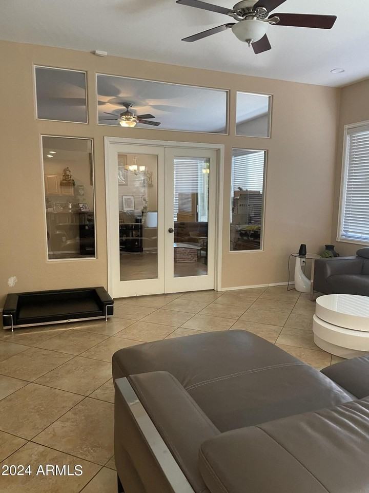 1433 W Longhorn Dr - Photo 7 of 27