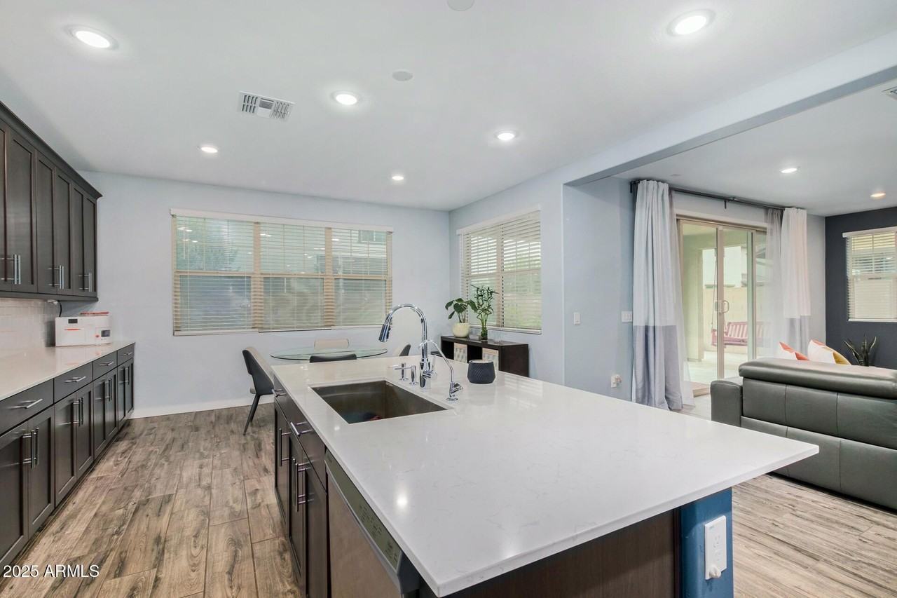 1171 East Armstrong Way - Photo 7 of 30