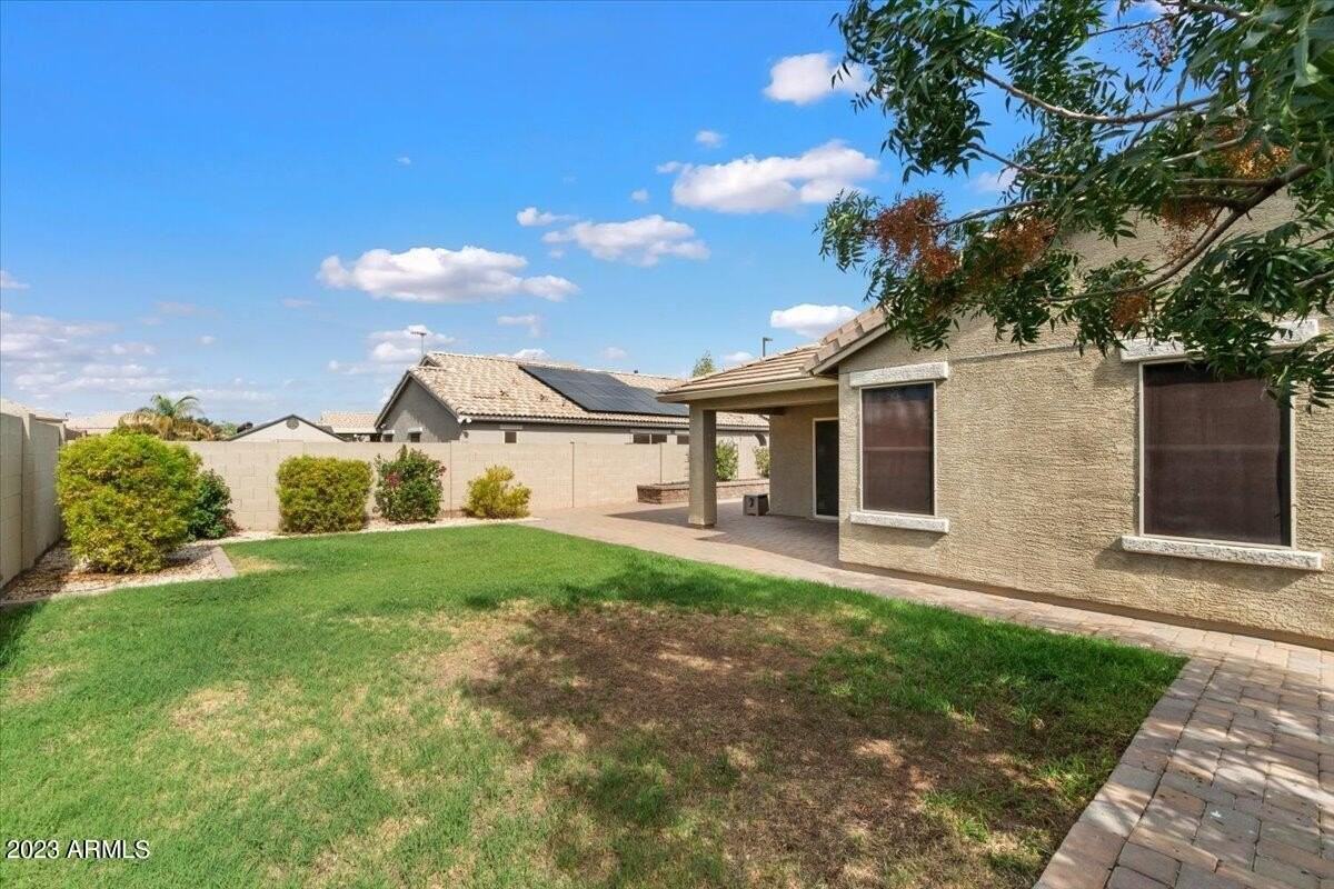 2039 Saddlebrook Drive - Photo 3 of 23