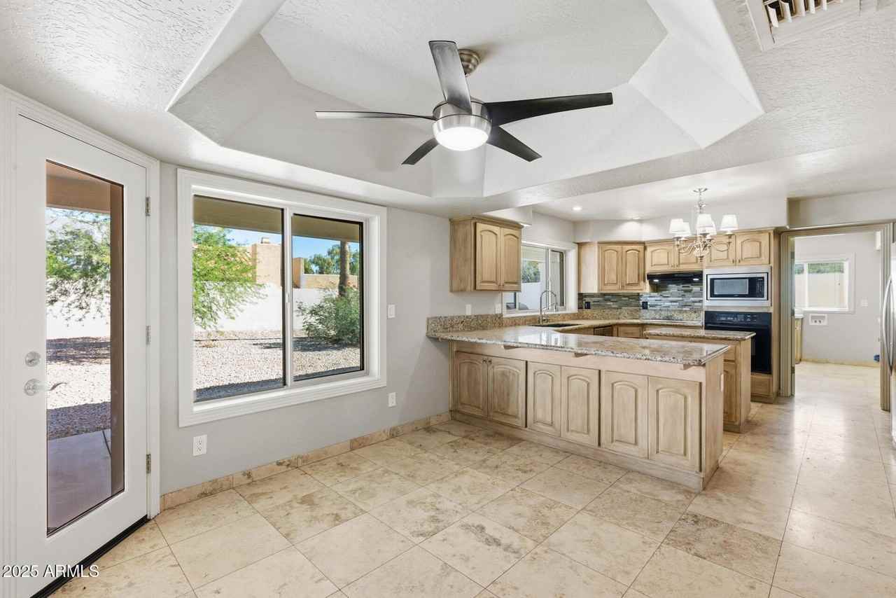 15912 Centipede Drive - Photo 4 of 50