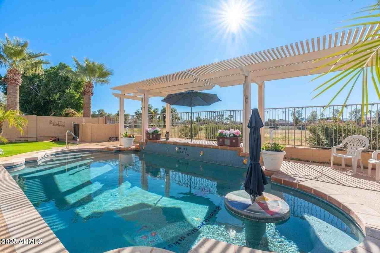 12829 W Whitton Ave - Photo 2 of 50