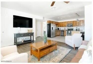 1048 W 12th Pl - Photo 5 of 19