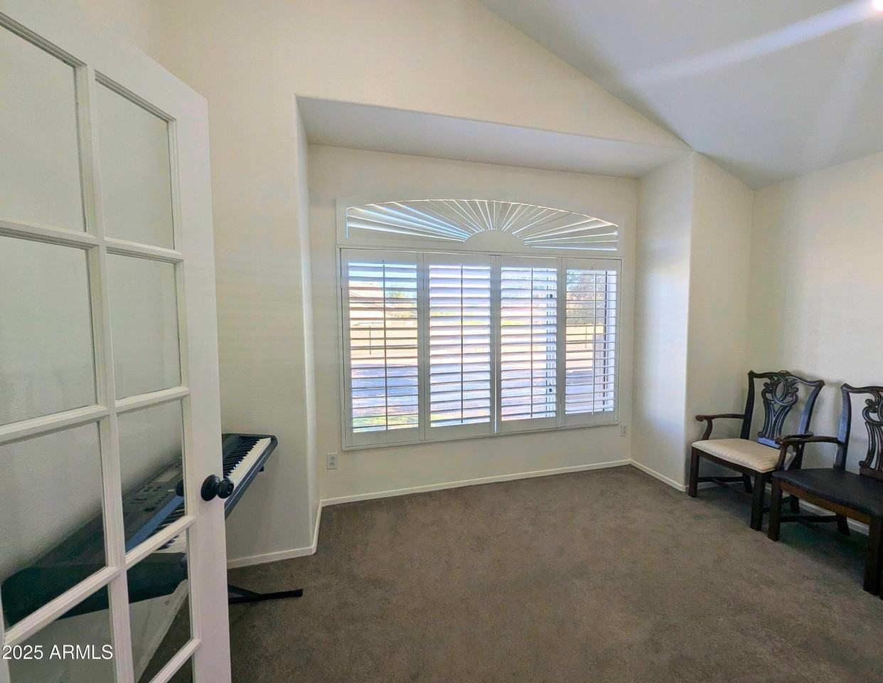 242 S Sycamore Pl - Photo 4 of 45