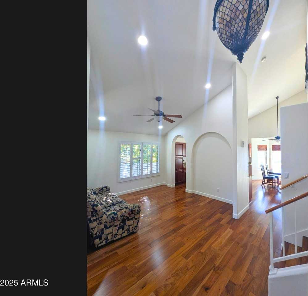 242 S Sycamore Pl - Photo 7 of 45